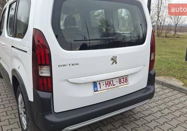 Белый Пежо Rifter, объемом двигателя 1.5 л и пробегом 153 тыс. км за 14999 $, фото 14 на Automoto.ua