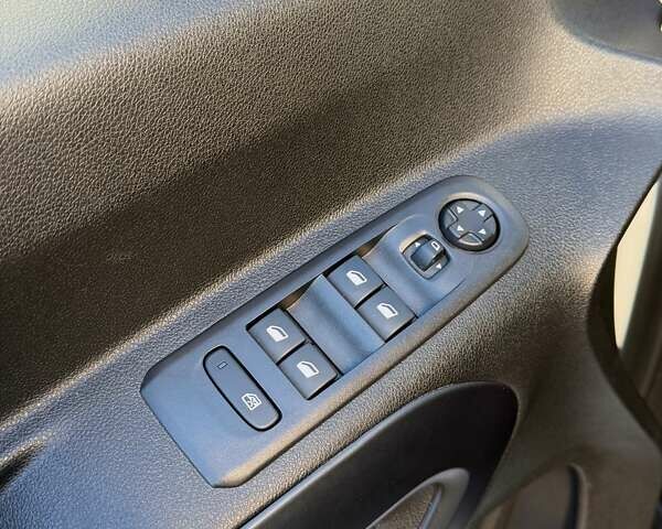 Белый Пежо Rifter, объемом двигателя 1.5 л и пробегом 73 тыс. км за 21999 $, фото 29 на Automoto.ua