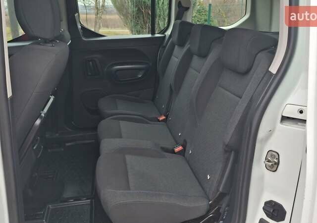 Белый Пежо Rifter, объемом двигателя 1.5 л и пробегом 153 тыс. км за 14999 $, фото 36 на Automoto.ua