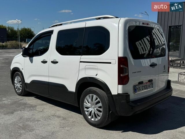Белый Пежо Rifter, объемом двигателя 1.5 л и пробегом 217 тыс. км за 13100 $, фото 5 на Automoto.ua