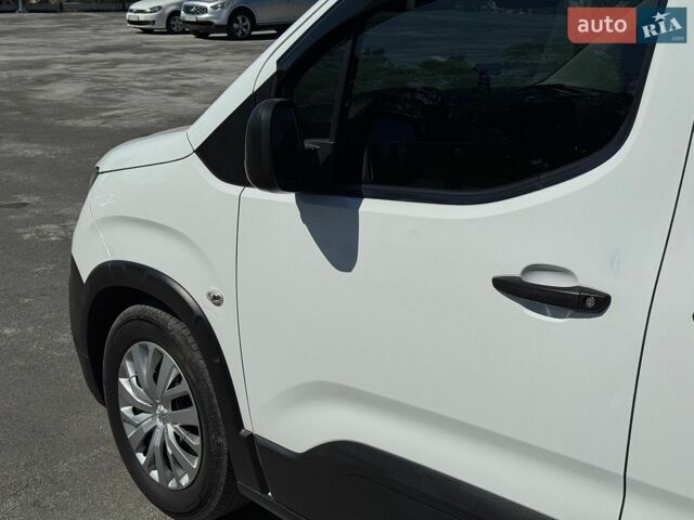 Белый Пежо Rifter, объемом двигателя 1.5 л и пробегом 217 тыс. км за 13100 $, фото 16 на Automoto.ua