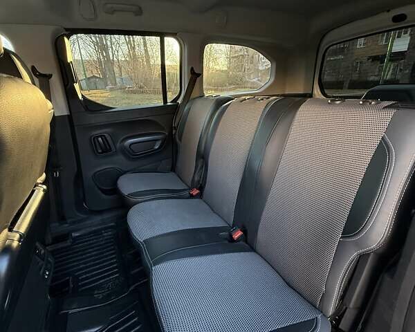 Белый Пежо Rifter, объемом двигателя 1.5 л и пробегом 73 тыс. км за 21999 $, фото 41 на Automoto.ua