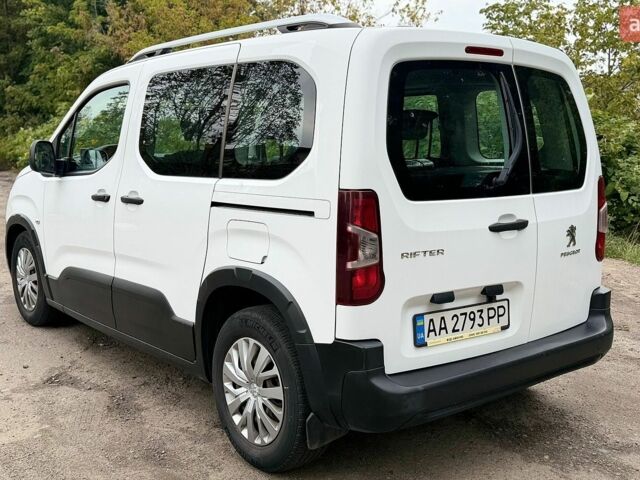 Белый Пежо Rifter, объемом двигателя 1.56 л и пробегом 131 тыс. км за 14999 $, фото 6 на Automoto.ua