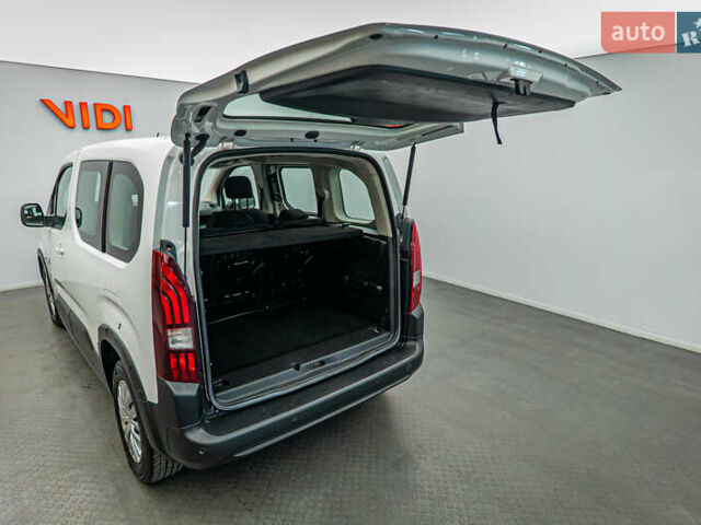 Белый Пежо Rifter, объемом двигателя 1.6 л и пробегом 189 тыс. км за 14014 $, фото 6 на Automoto.ua