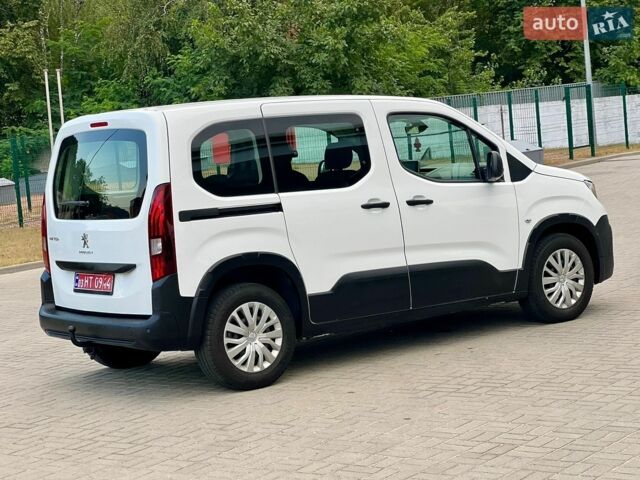 Белый Пежо Rifter, объемом двигателя 1.5 л и пробегом 159 тыс. км за 16200 $, фото 14 на Automoto.ua