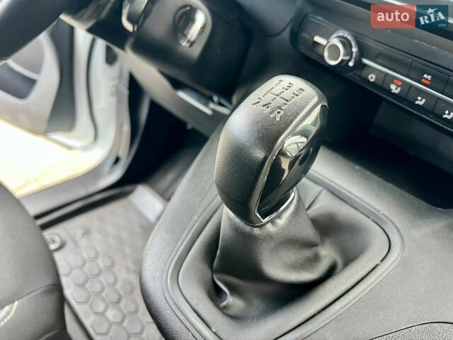 Белый Пежо Rifter, объемом двигателя 1.5 л и пробегом 159 тыс. км за 16200 $, фото 101 на Automoto.ua