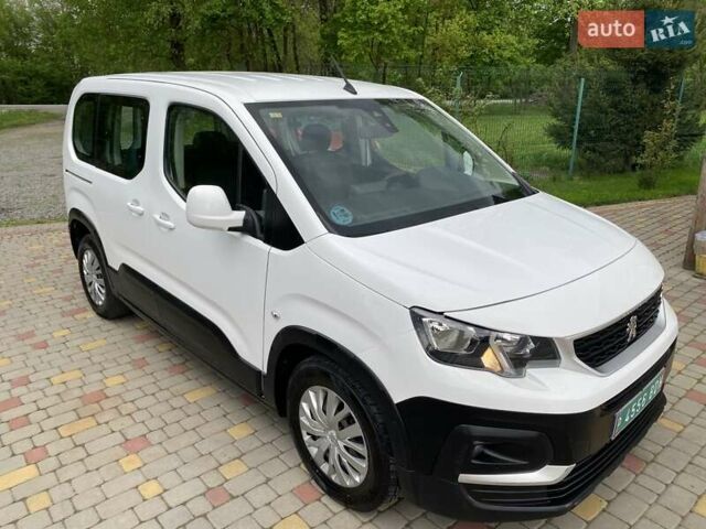 Белый Пежо Rifter, объемом двигателя 1.5 л и пробегом 256 тыс. км за 14900 $, фото 2 на Automoto.ua
