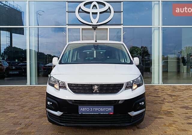 Білий Пежо Rifter, об'ємом двигуна 1.56 л та пробігом 138 тис. км за 14921 $, фото 4 на Automoto.ua