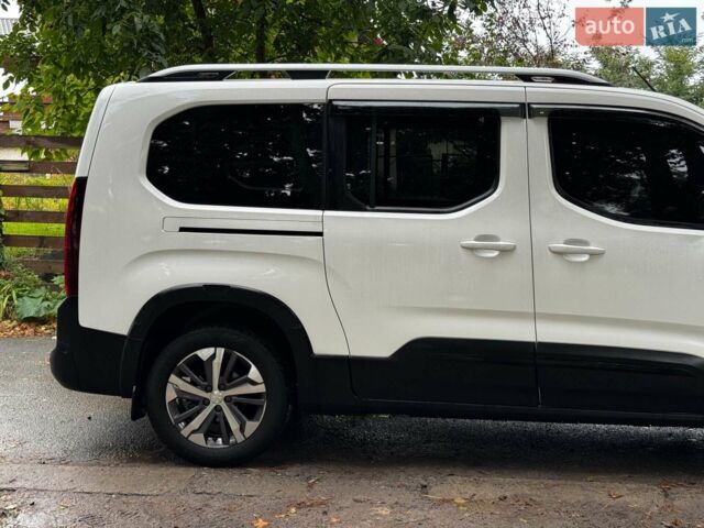 Білий Пежо Rifter, об'ємом двигуна 1.5 л та пробігом 168 тис. км за 18840 $, фото 4 на Automoto.ua