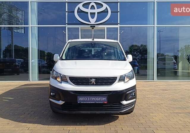 Білий Пежо Rifter, об'ємом двигуна 1.56 л та пробігом 107 тис. км за 15296 $, фото 4 на Automoto.ua