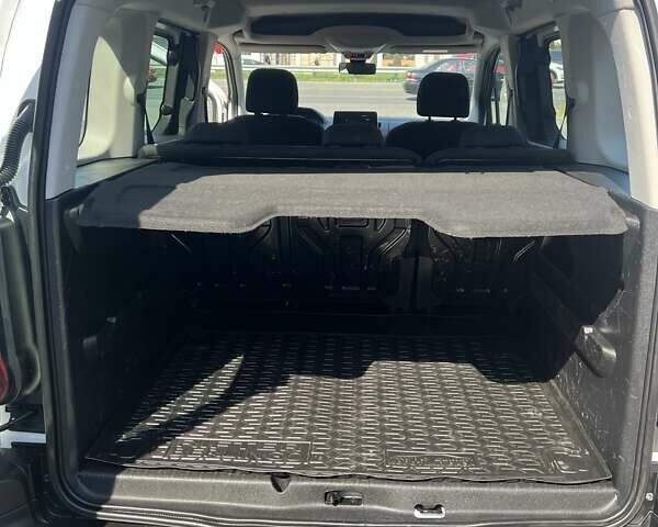 Белый Пежо Rifter, объемом двигателя 1.5 л и пробегом 206 тыс. км за 15500 $, фото 14 на Automoto.ua