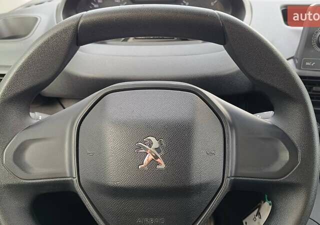 Білий Пежо Rifter, об'ємом двигуна 1.56 л та пробігом 138 тис. км за 14921 $, фото 12 на Automoto.ua