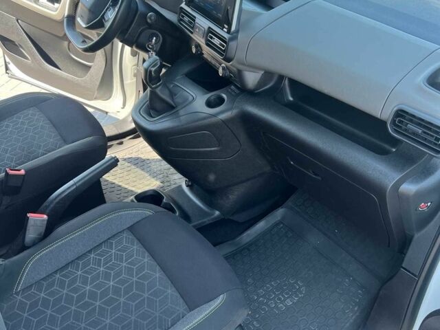 Белый Пежо Rifter, объемом двигателя 1.5 л и пробегом 206 тыс. км за 15500 $, фото 16 на Automoto.ua