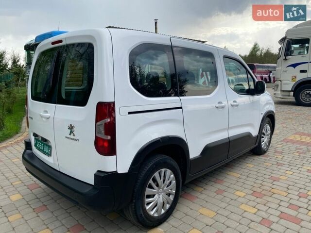 Белый Пежо Rifter, объемом двигателя 1.5 л и пробегом 256 тыс. км за 15500 $, фото 4 на Automoto.ua