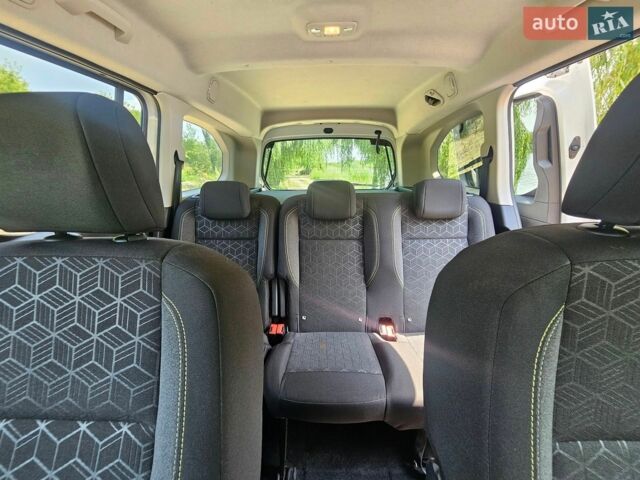 Білий Пежо Rifter, об'ємом двигуна 1.56 л та пробігом 56 тис. км за 17500 $, фото 15 на Automoto.ua