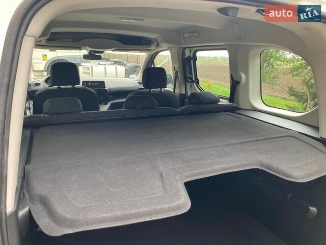 Белый Пежо Rifter, объемом двигателя 1.5 л и пробегом 256 тыс. км за 15500 $, фото 25 на Automoto.ua