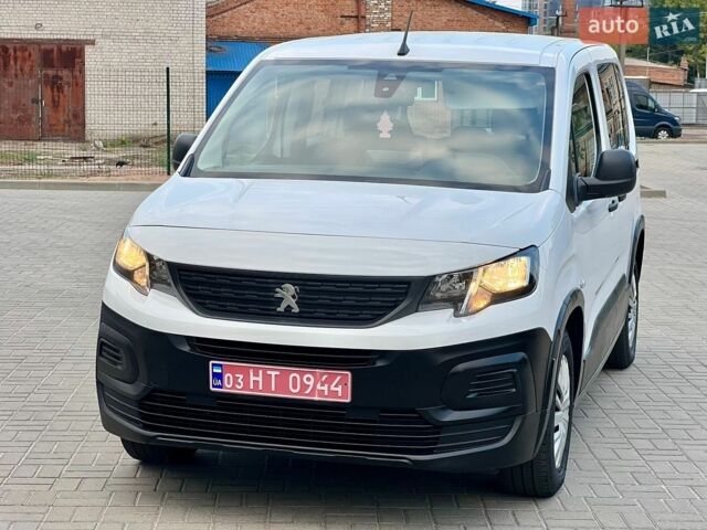Белый Пежо Rifter, объемом двигателя 1.5 л и пробегом 159 тыс. км за 16200 $, фото 1 на Automoto.ua