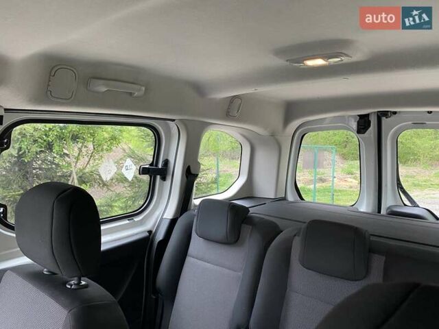 Белый Пежо Rifter, объемом двигателя 1.5 л и пробегом 256 тыс. км за 14900 $, фото 29 на Automoto.ua