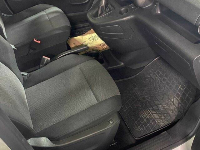 Білий Пежо Rifter, об'ємом двигуна 1.6 л та пробігом 142 тис. км за 13498 $, фото 15 на Automoto.ua