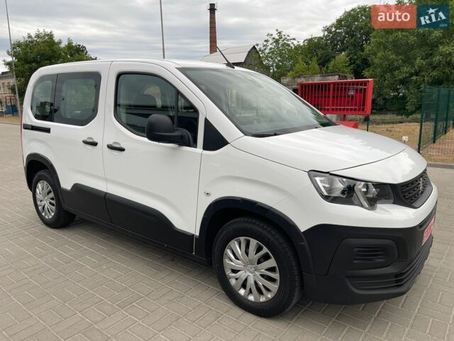 Белый Пежо Rifter, объемом двигателя 1.5 л и пробегом 159 тыс. км за 16300 $, фото 5 на Automoto.ua