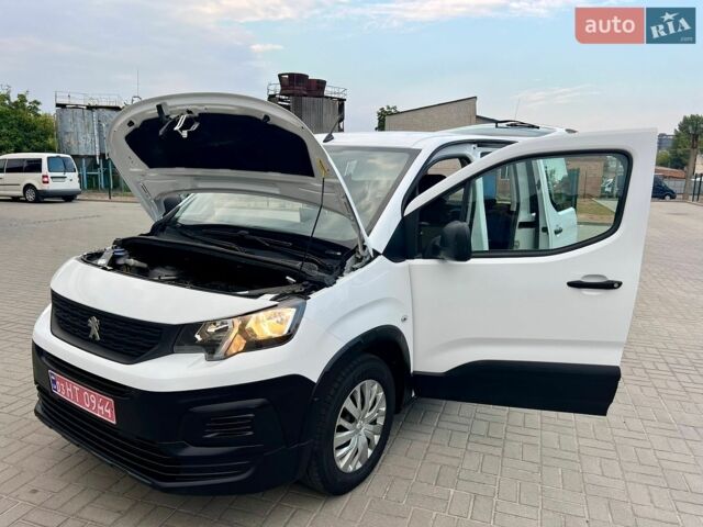 Белый Пежо Rifter, объемом двигателя 1.5 л и пробегом 159 тыс. км за 16200 $, фото 37 на Automoto.ua
