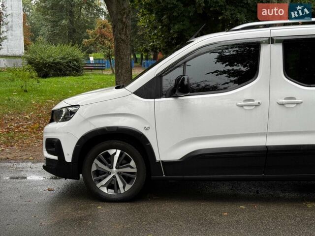 Білий Пежо Rifter, об'ємом двигуна 1.5 л та пробігом 168 тис. км за 18840 $, фото 7 на Automoto.ua