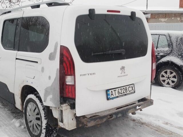 Білий Пежо Rifter, об'ємом двигуна 1.56 л та пробігом 57 тис. км за 17100 $, фото 65 на Automoto.ua