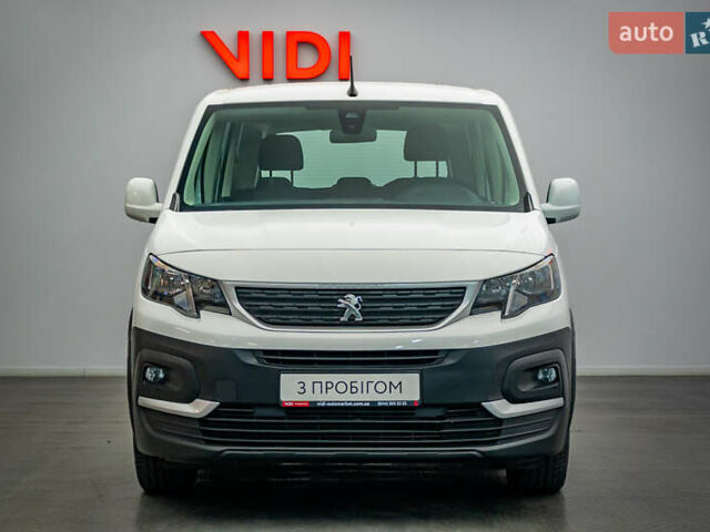 Белый Пежо Rifter, объемом двигателя 1.6 л и пробегом 189 тыс. км за 14014 $, фото 4 на Automoto.ua