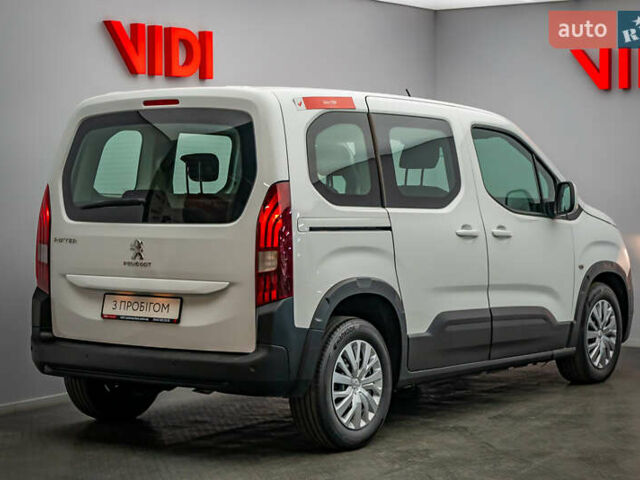 Білий Пежо Rifter, об'ємом двигуна 1.6 л та пробігом 203 тис. км за 13981 $, фото 1 на Automoto.ua