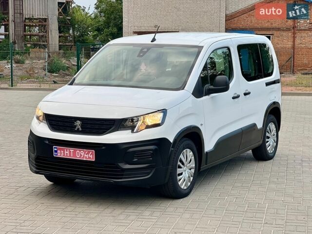 Білий Пежо Rifter, об'ємом двигуна 1.5 л та пробігом 159 тис. км за 14950 $, фото 32 на Automoto.ua