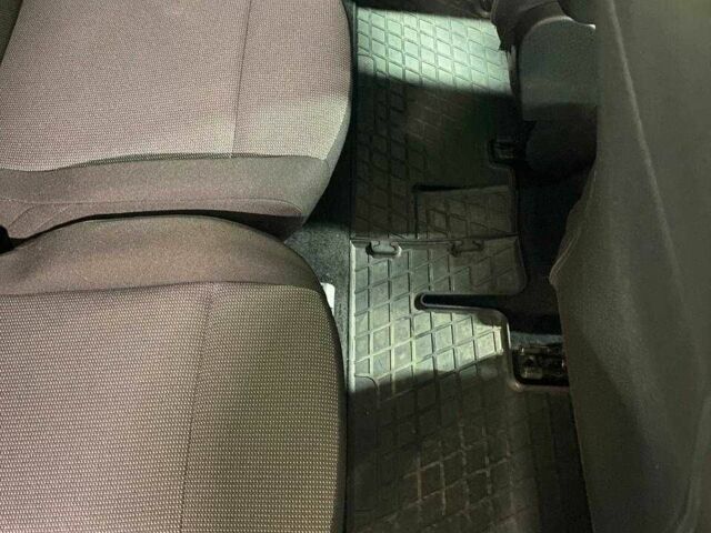 Білий Пежо Rifter, об'ємом двигуна 1.6 л та пробігом 142 тис. км за 13498 $, фото 8 на Automoto.ua