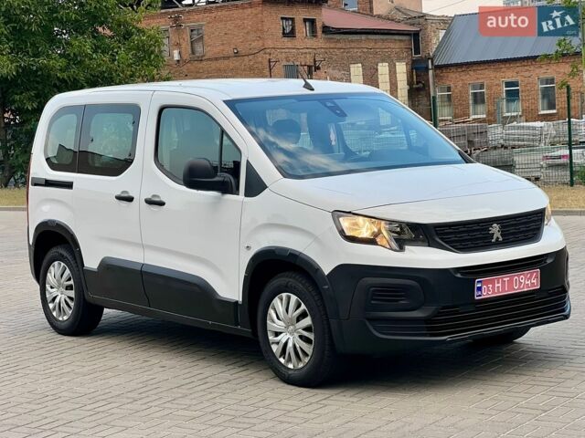 Белый Пежо Rifter, объемом двигателя 1.5 л и пробегом 159 тыс. км за 16200 $, фото 8 на Automoto.ua