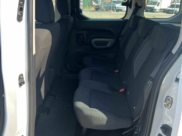 Белый Пежо Rifter, объемом двигателя 1.5 л и пробегом 206 тыс. км за 15500 $, фото 12 на Automoto.ua