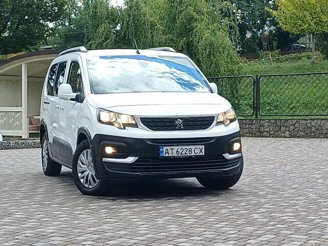 Білий Пежо Rifter, об'ємом двигуна 1.56 л та пробігом 57 тис. км за 17100 $, фото 2 на Automoto.ua