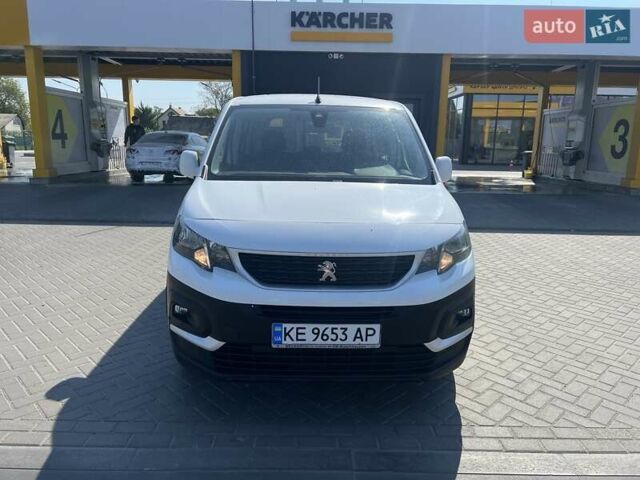 Белый Пежо Rifter, объемом двигателя 1.5 л и пробегом 206 тыс. км за 15500 $, фото 1 на Automoto.ua