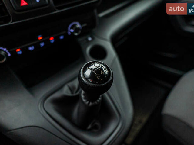 Белый Пежо Rifter, объемом двигателя 1.6 л и пробегом 149 тыс. км за 16148 $, фото 15 на Automoto.ua