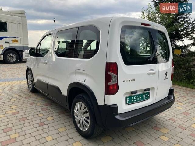 Белый Пежо Rifter, объемом двигателя 1.5 л и пробегом 256 тыс. км за 14900 $, фото 4 на Automoto.ua