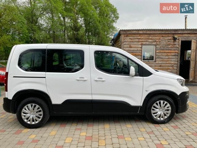 Белый Пежо Rifter, объемом двигателя 1.5 л и пробегом 256 тыс. км за 15500 $, фото 3 на Automoto.ua