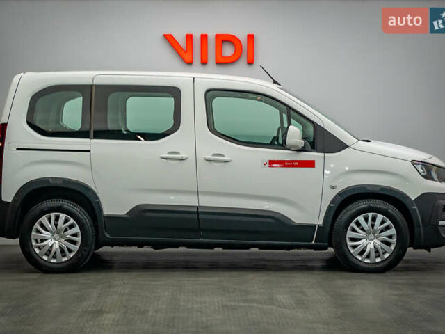 Белый Пежо Rifter, объемом двигателя 1.6 л и пробегом 189 тыс. км за 14014 $, фото 3 на Automoto.ua