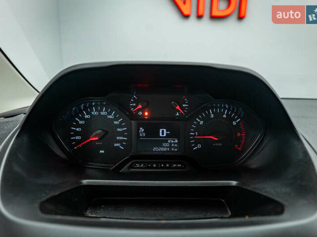 Білий Пежо Rifter, об'ємом двигуна 1.6 л та пробігом 203 тис. км за 13981 $, фото 8 на Automoto.ua