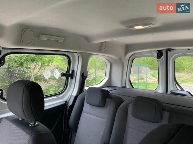 Белый Пежо Rifter, объемом двигателя 1.5 л и пробегом 256 тыс. км за 15500 $, фото 33 на Automoto.ua