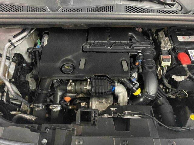 Білий Пежо Rifter, об'ємом двигуна 1.6 л та пробігом 142 тис. км за 13498 $, фото 12 на Automoto.ua