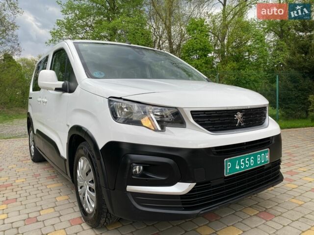 Белый Пежо Rifter, объемом двигателя 1.5 л и пробегом 256 тыс. км за 13890 $, фото 13 на Automoto.ua