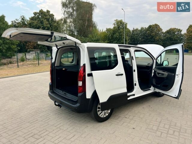 Белый Пежо Rifter, объемом двигателя 1.5 л и пробегом 159 тыс. км за 16200 $, фото 47 на Automoto.ua