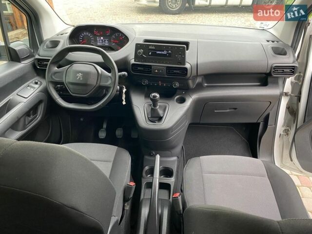 Белый Пежо Rifter, объемом двигателя 1.5 л и пробегом 256 тыс. км за 15500 $, фото 17 на Automoto.ua