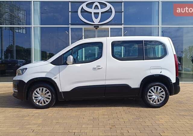 Білий Пежо Rifter, об'ємом двигуна 1.56 л та пробігом 107 тис. км за 15296 $, фото 2 на Automoto.ua