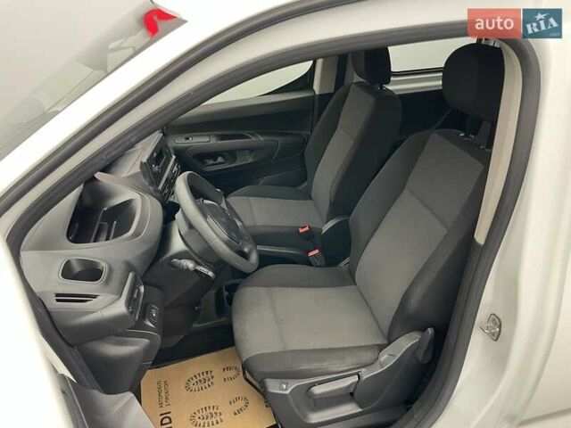 Белый Пежо Rifter, объемом двигателя 1.6 л и пробегом 130 тыс. км за 14869 $, фото 8 на Automoto.ua
