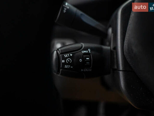 Белый Пежо Rifter, объемом двигателя 1.6 л и пробегом 149 тыс. км за 16148 $, фото 13 на Automoto.ua