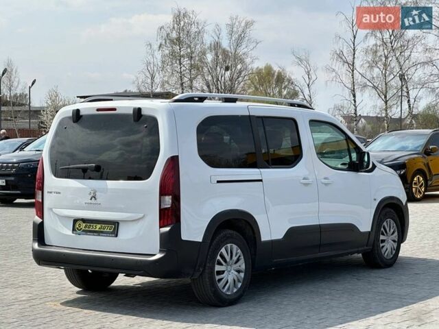 Белый Пежо Rifter, объемом двигателя 1.56 л и пробегом 54 тыс. км за 17950 $, фото 5 на Automoto.ua