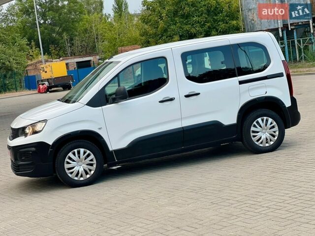 Белый Пежо Rifter, объемом двигателя 1.5 л и пробегом 159 тыс. км за 16200 $, фото 28 на Automoto.ua